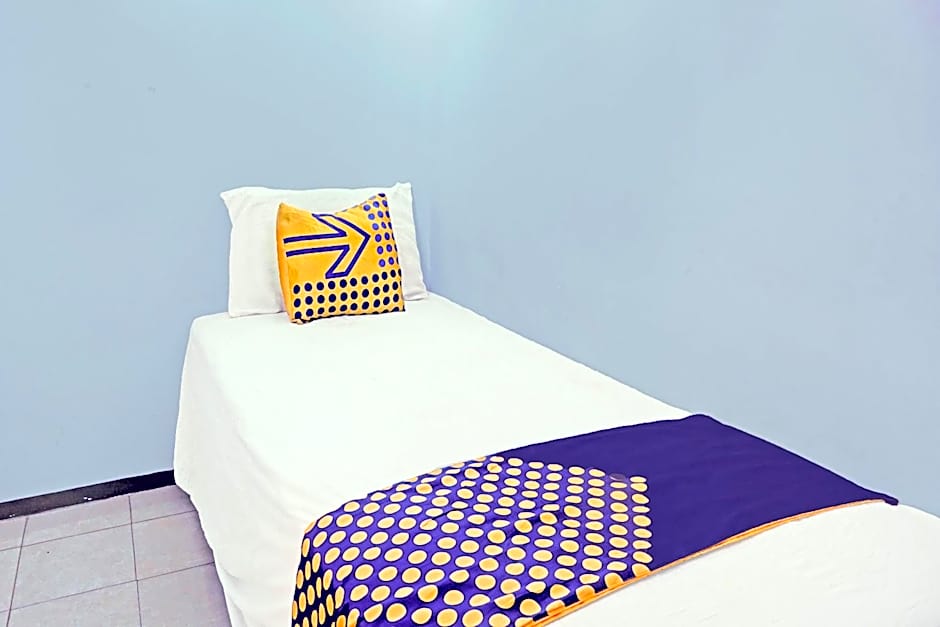 OYO Life 1711 Serayu Sumbersari Residence