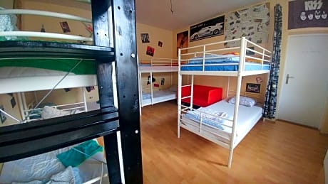 Bed in 8-Bed Mixed Dormitory
