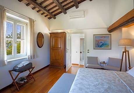 Luxury Triple Room