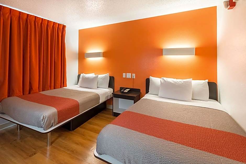 Motel 6 Irving, TX - DFW Airport North