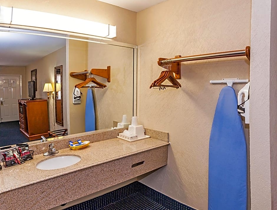 Downtowner Inn and Suites - Houston