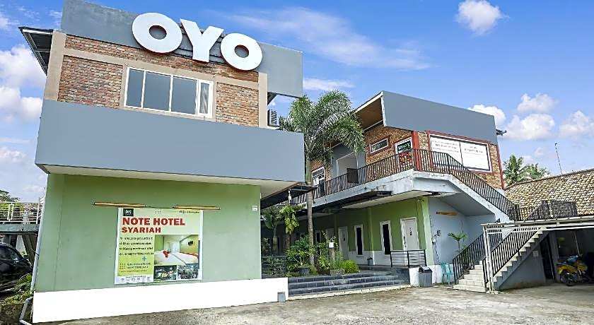 OYO Life 91027 Note Hotel Syariah
