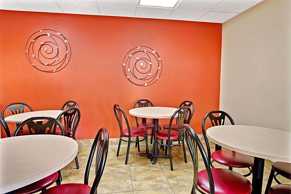 Super 8 By Wyndham Kissimmee Maingate Orlando Area