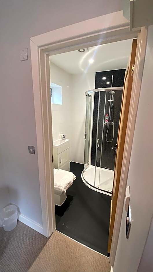 Deepcut Lodge Bed & Breakfast Self Service