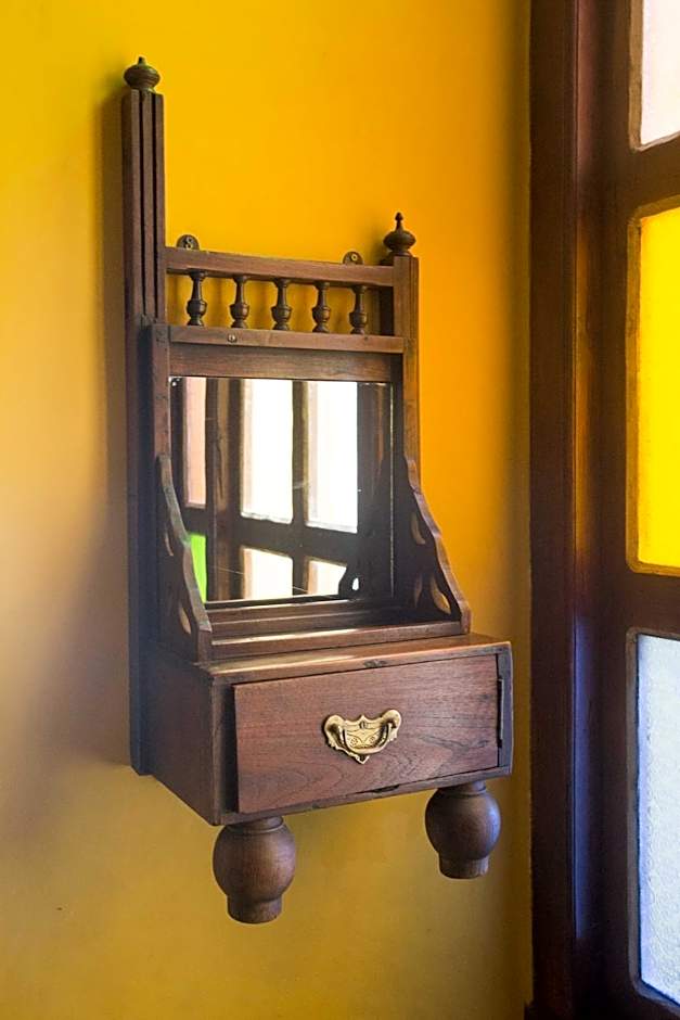Kholle House