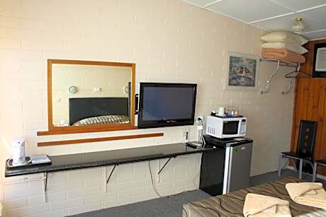 Family Room (6 Adults)