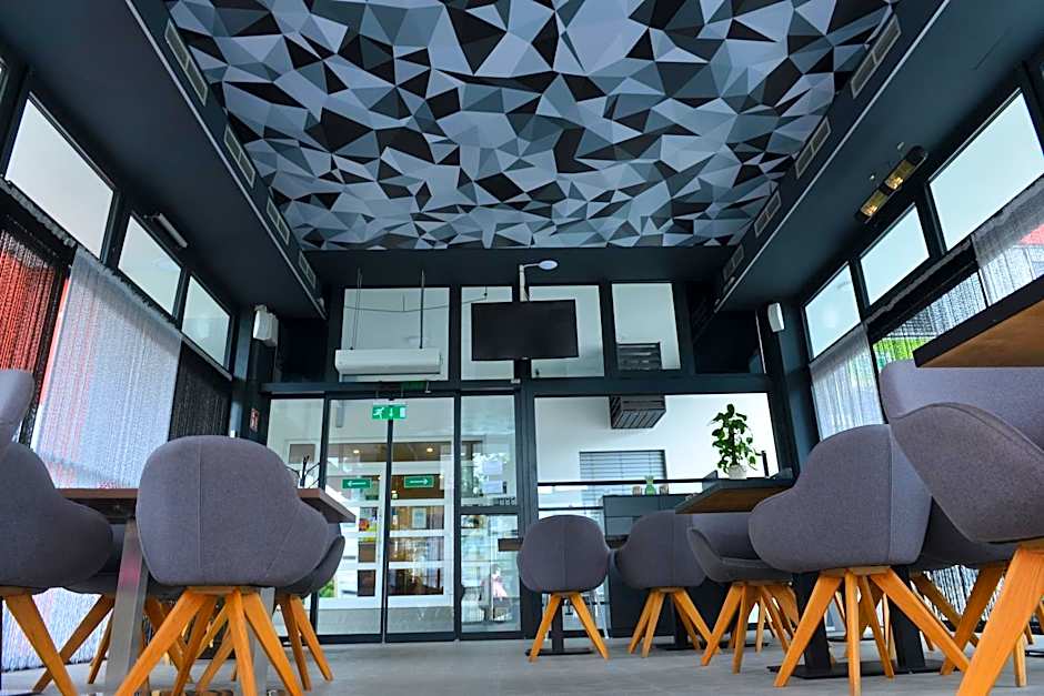 Primus Hotel & Apartments