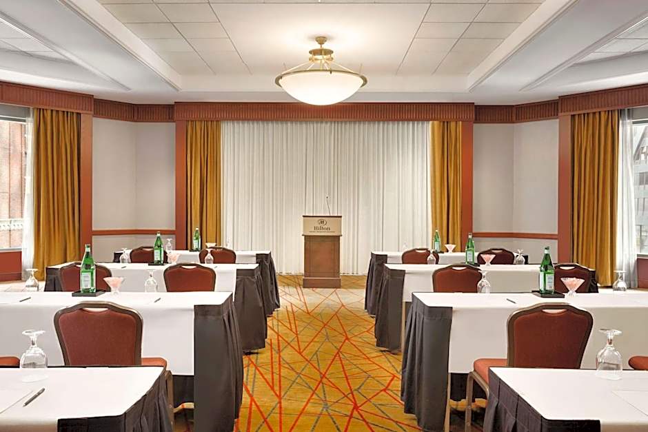 Hilton Chicago/Magnificent Mile Suites