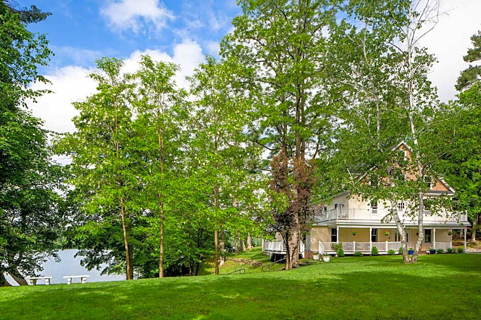 Lakehouse Inn