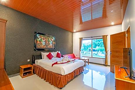 Apartment with Pool View 