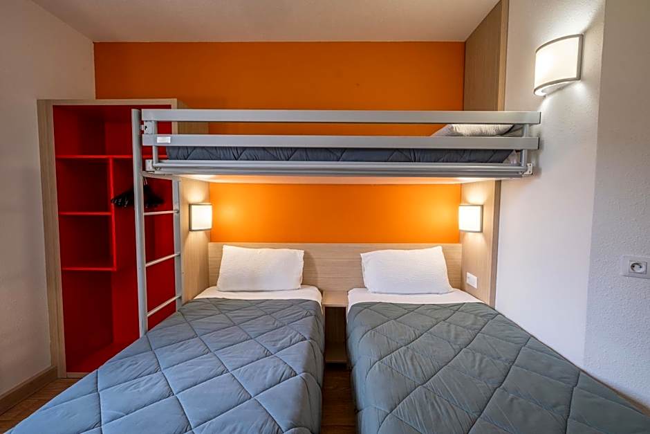 Première Classe Roissy - Aéroport CDG - Le Mesnil-Amelot