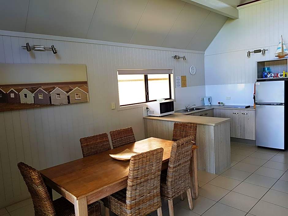 Cardwell Beachcomber Motel & Tourist Park