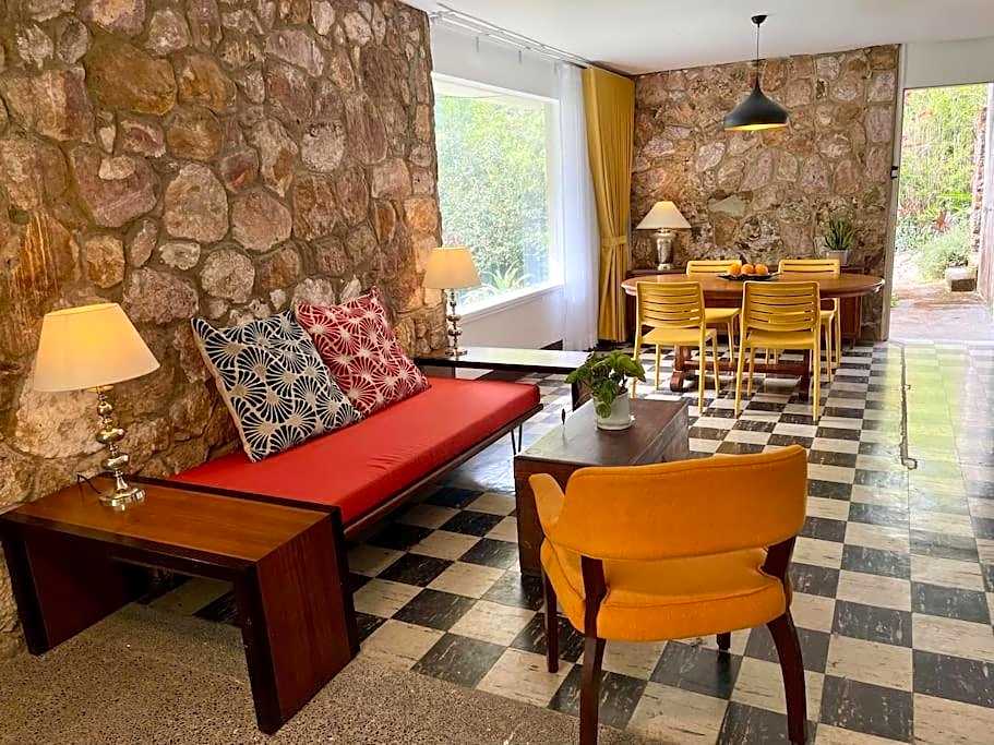 Mid-Century Modern Centrally Located Garden Oasis