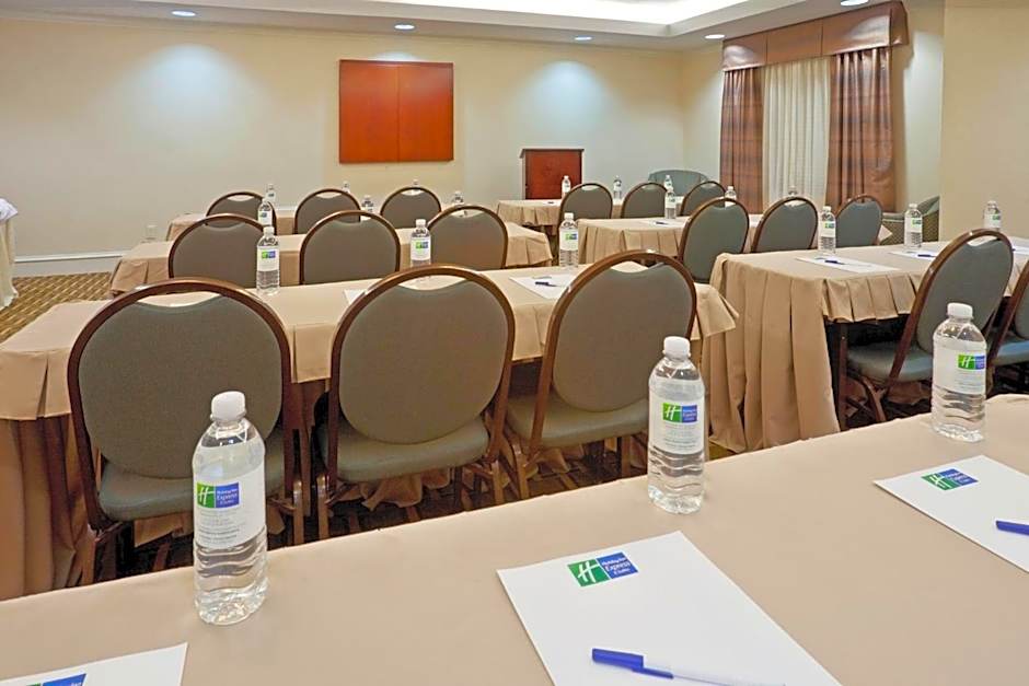 Holiday Inn Express Hotel & Suites Waxahachie By IHG