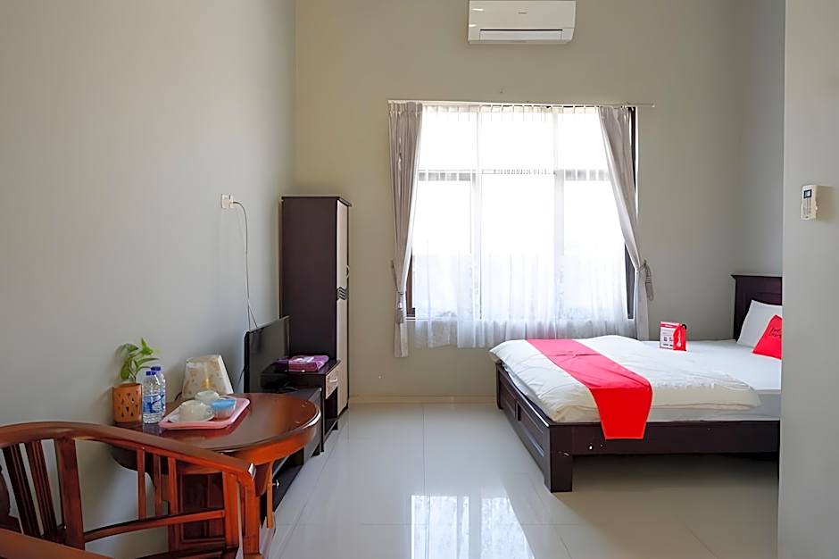 RedDoorz Syariah near Menara Kudus