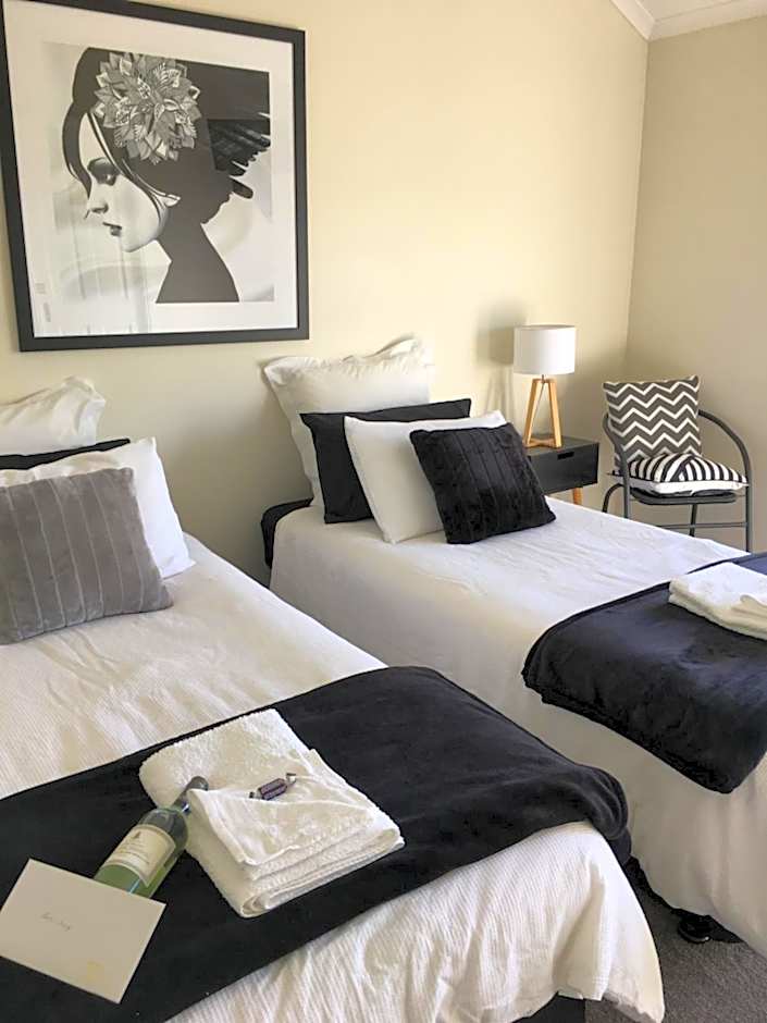 Photo 1 of 19 of 1 Double Bed or 2 Beds, Balcony