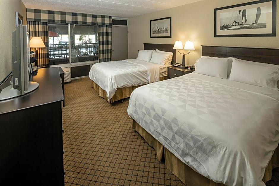 Holiday Inn Detroit Lakes, an IHG Hotel