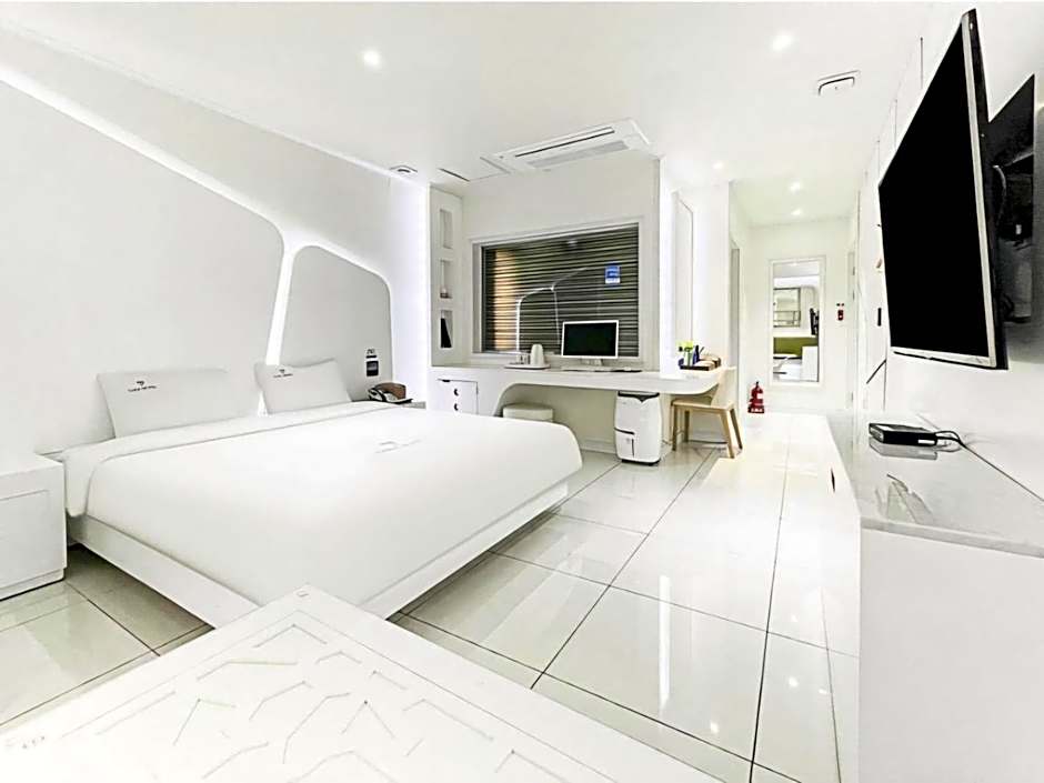 Zara Hotel Peace Square