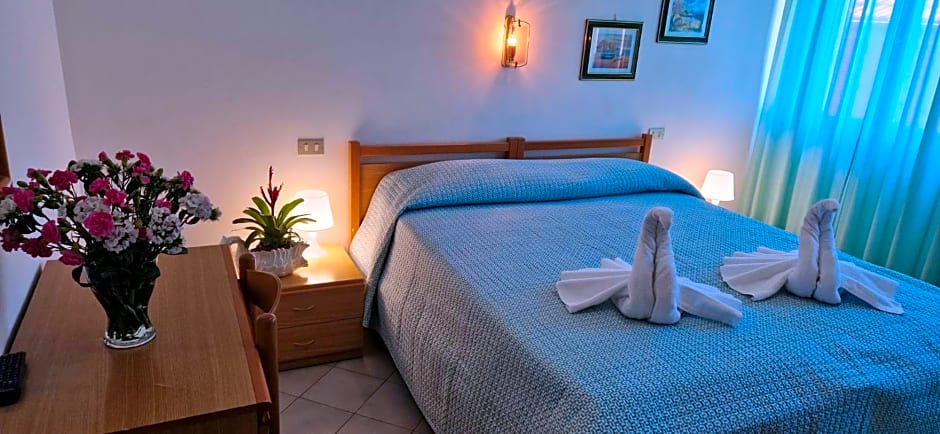Hotel Dora