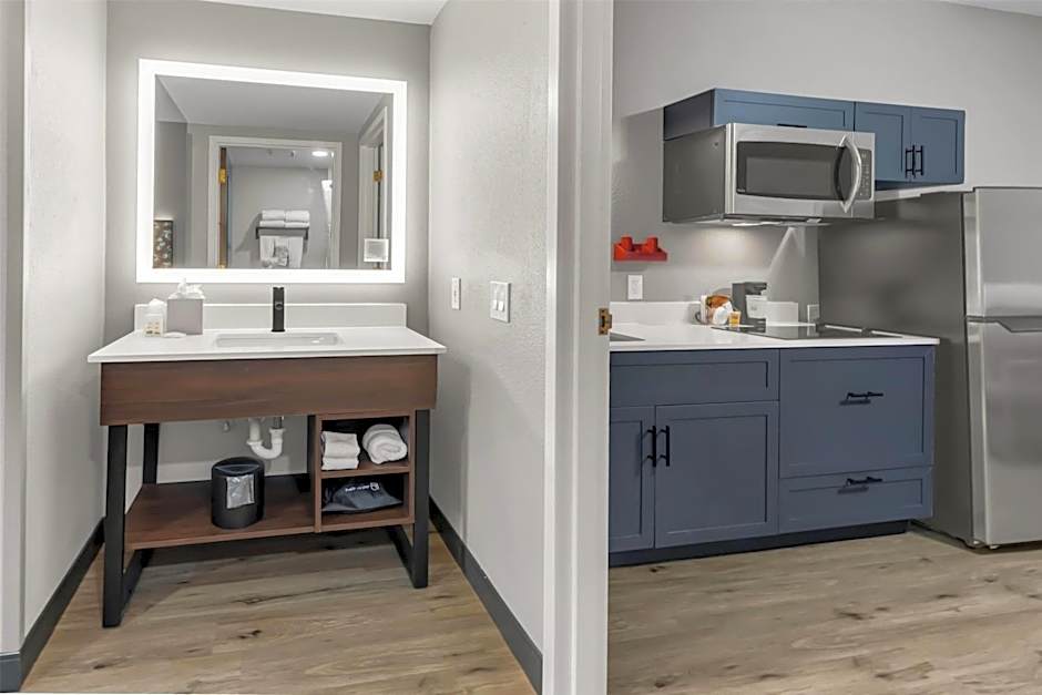 Hawthorn Extended Stay by Wyndham College Station