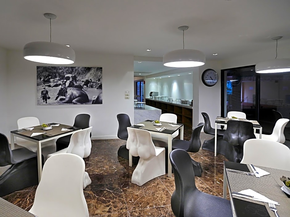 S33 Compact Sukhumvit Hotel