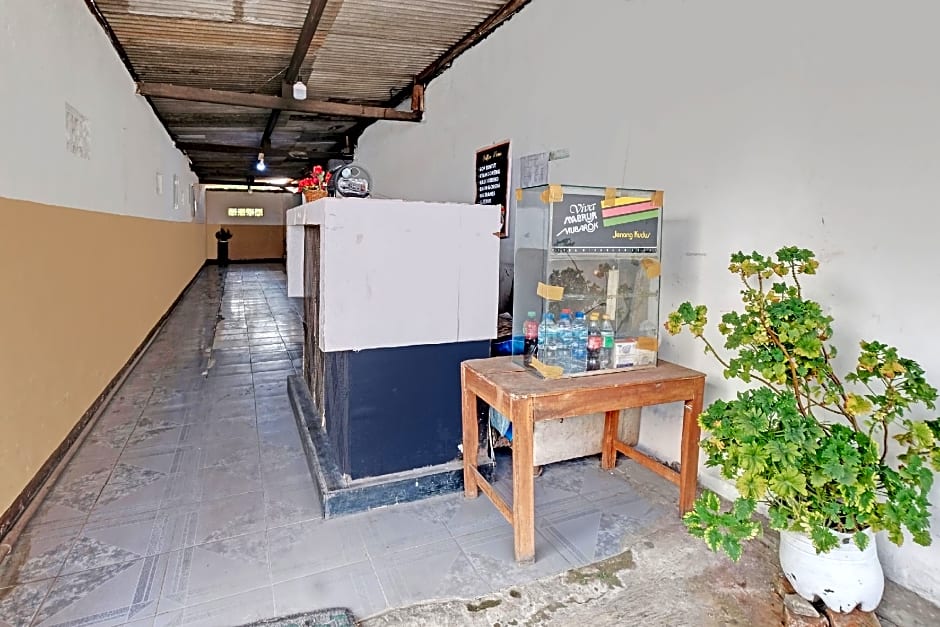 SPOT ON 92983 Hotel Ayu