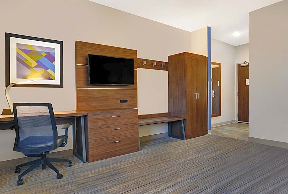 Holiday Inn Express & Suites - Lenexa - Overland Park Area By IHG