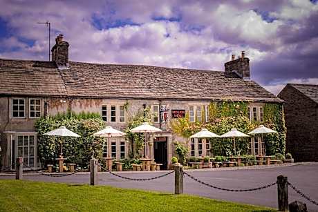 The Red Lion & Manor House