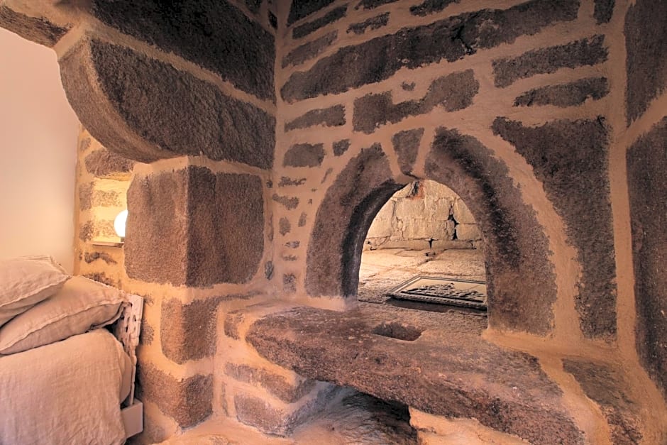 KERBELEG, ferme-manoir du XVè siècle, chambres grand confort