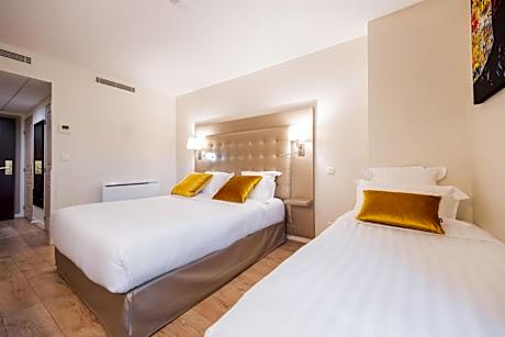 Chambre Triple Classique avec 1 Lit Queen-Size et 1 Lit Simple