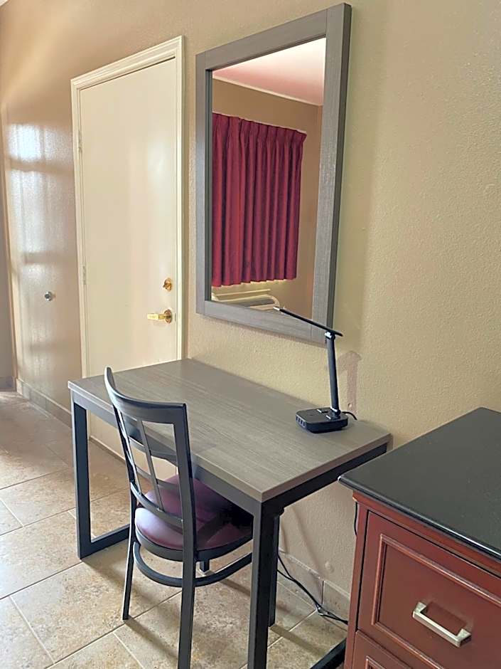 Los Fresnos Inn and Suites