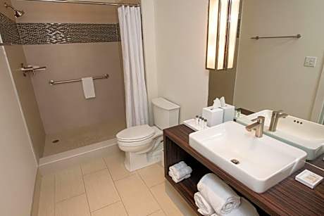Junior King Suite