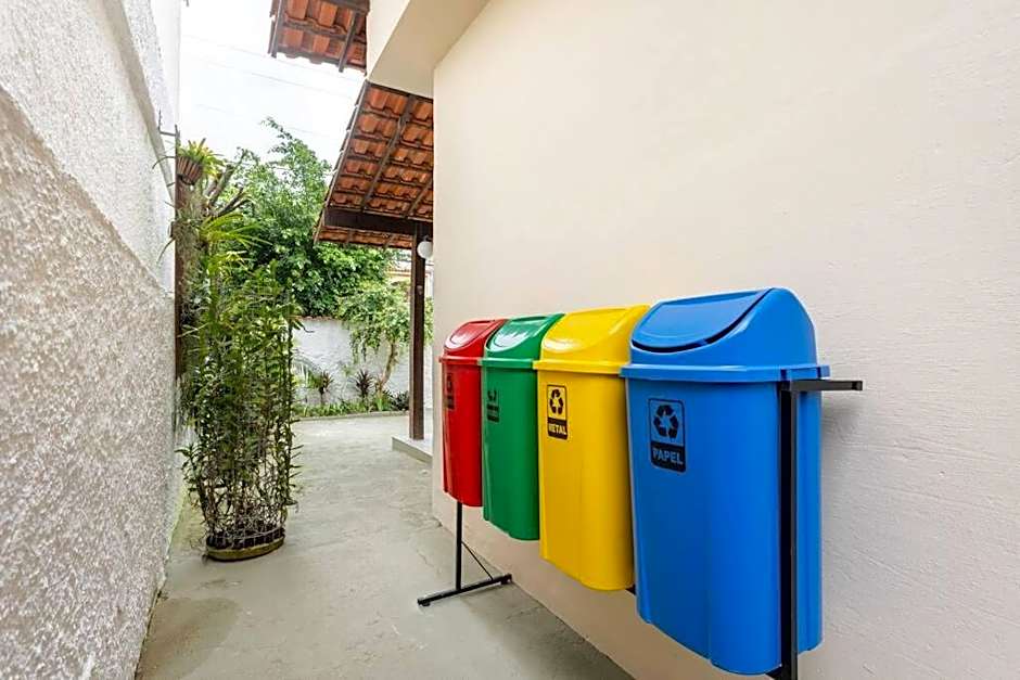 Casa com piscina em Piratininga