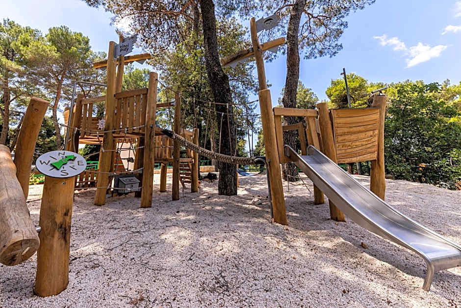 Porton Nature Hideouts