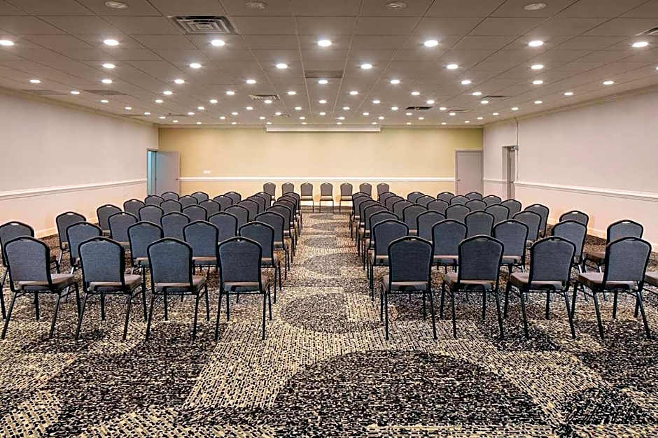 Hawthorn Extended Stay by Wyndham Columbia / Ft. Jackson