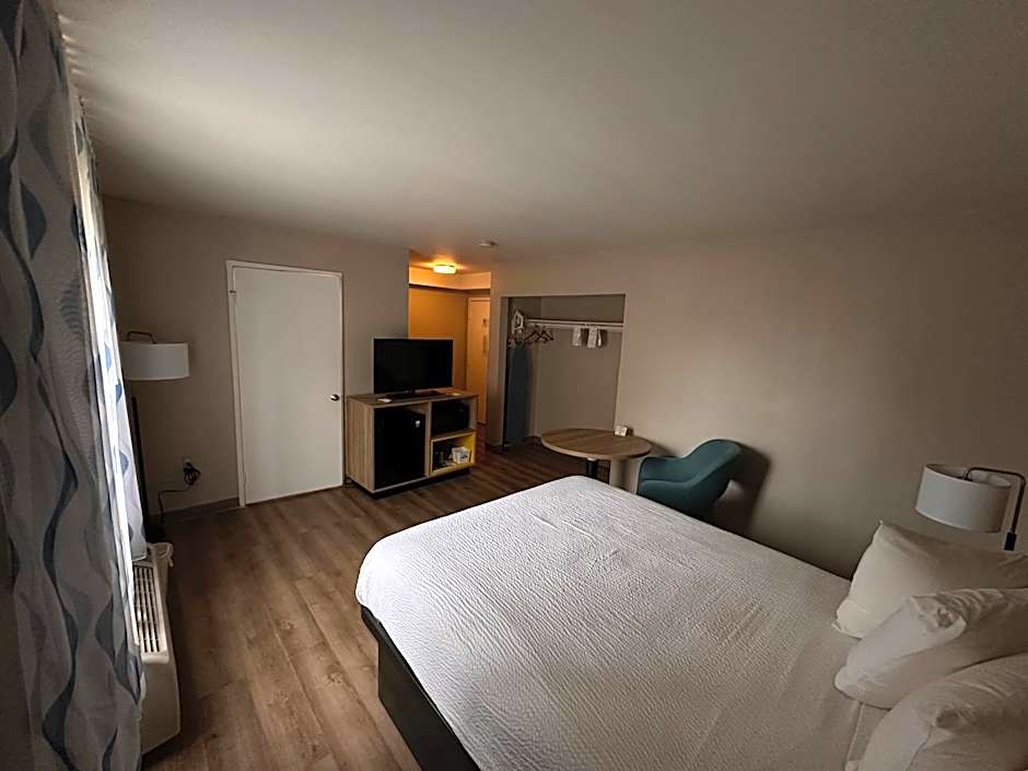 Days Inn & Suites by Wyndham Artesia