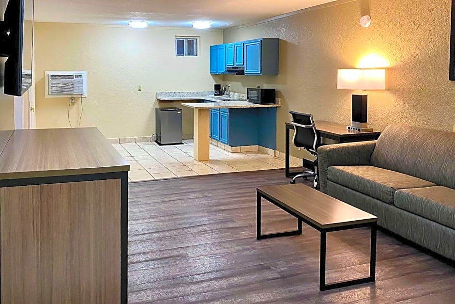 Quality Inn & Suites Airport