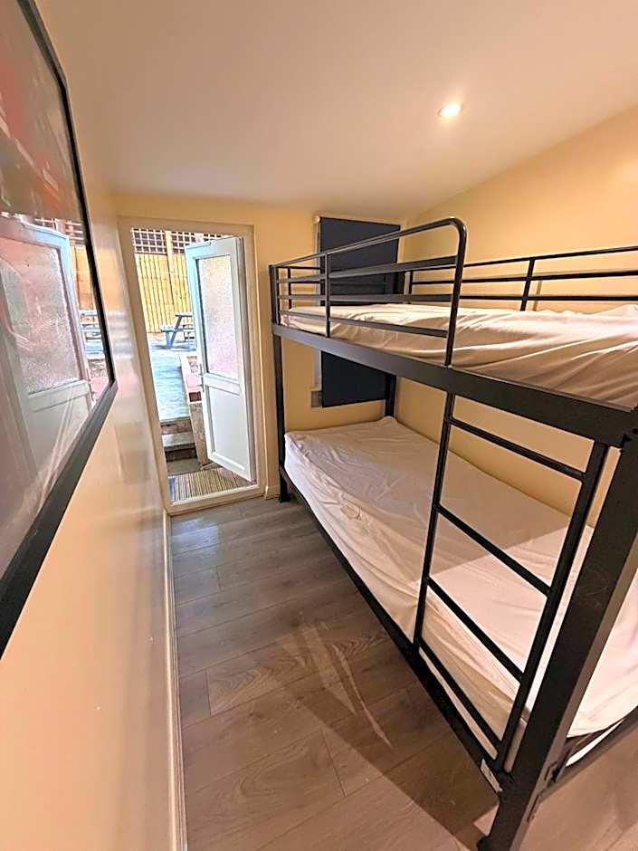 24/7 London Hostel