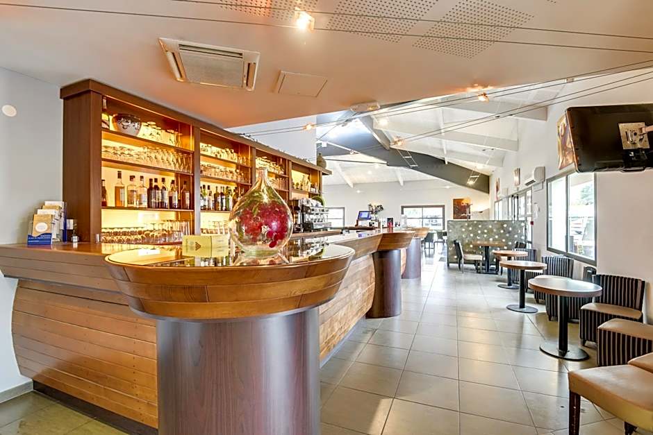 Hôtel Restaurant AKENA La Brède