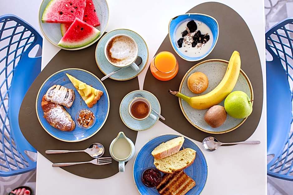 Luna Minoica Suites and Apartments