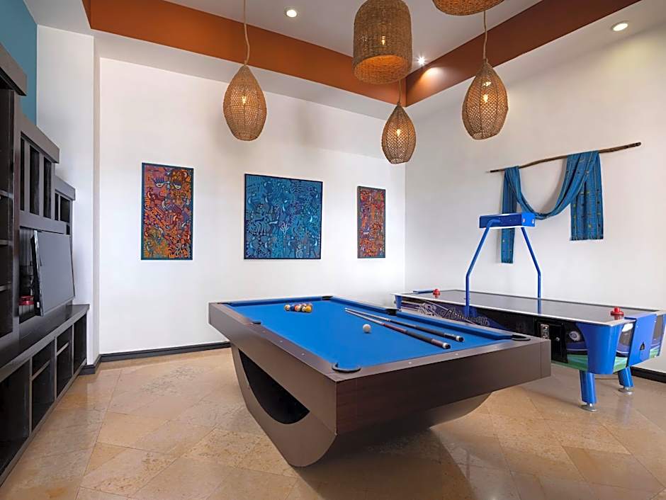 Sirena del Mar by Vacation Club Rentals