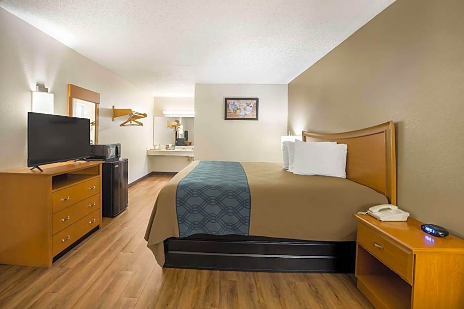 Econo Lodge Live Oak