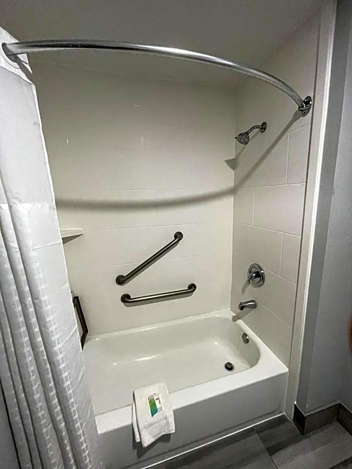 La Quinta Inn by Wyndham Indianapolis Airport Executive Dr