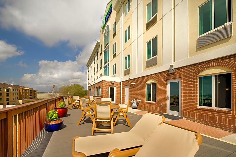 Holiday Inn Express & Suites San Antonio West Sea World Area by IHG