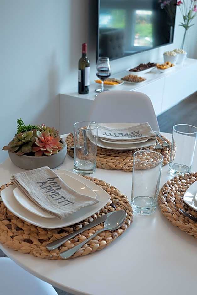 Luxury Furnished Apartments by Hyatus Downtown at Yale