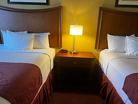 Queen Room with Two Queen Beds - Mobility/Hearing Accessible - Non-Smoking