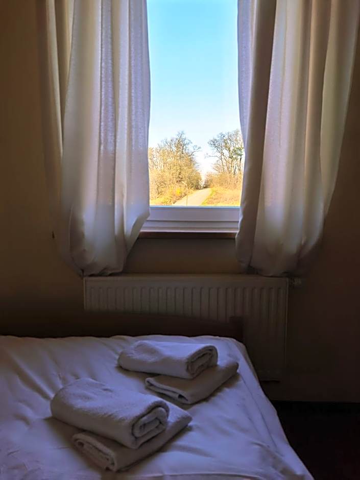 Hotelik Dworek Legnickie Pole 4km od Legnicy