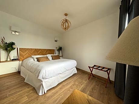 Deluxe Double Room with Balcony and Sea View