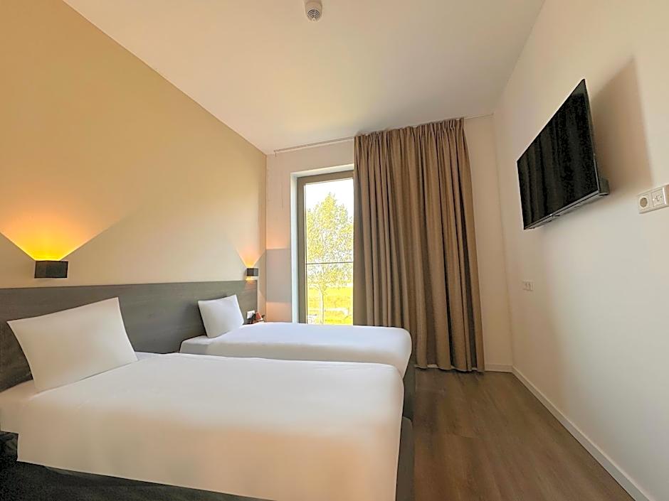 HOTELUX Amsterdam Airport Hotel