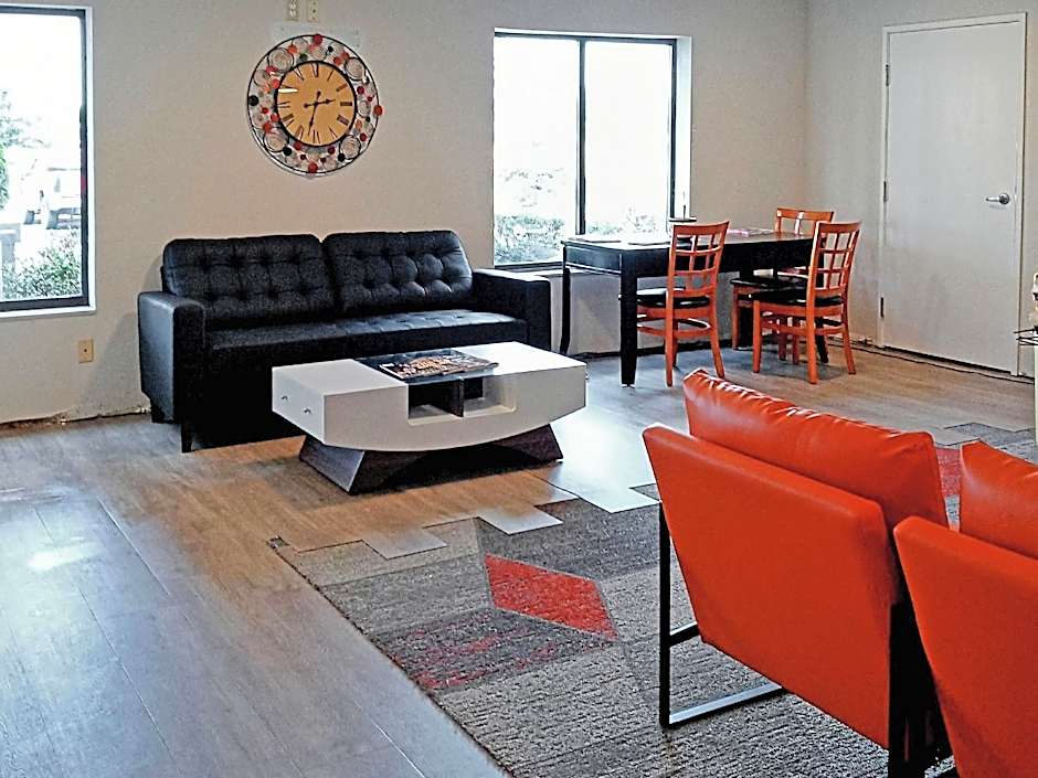 Clarion Pointe Evansville North